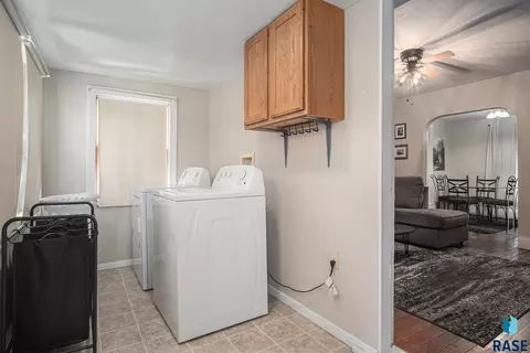 521 N Olive Ave, Madison, SD 57042 photo 10