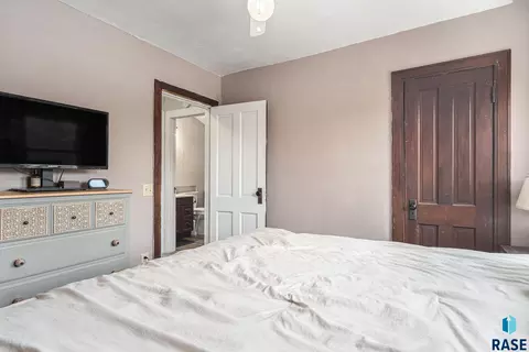 521 N Olive Ave, Madison, SD 57042 photo 13
