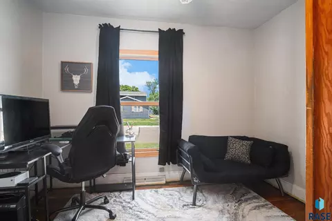 521 N Olive Ave, Madison, SD 57042 photo 11