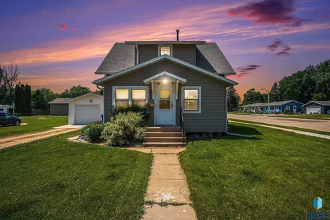521 N Olive Ave, Madison, SD 57042 photo 24