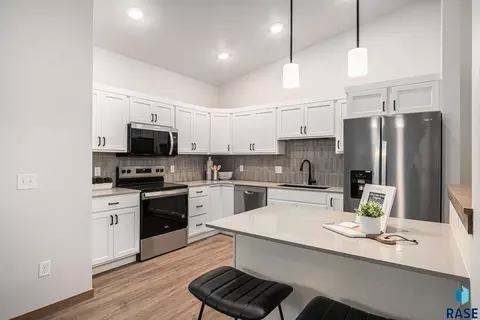 2506 E Cama Pl, Sioux Falls, SD 57108 photo 5