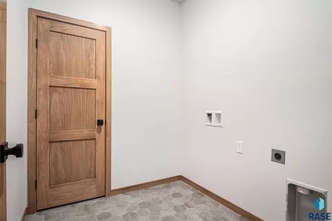 2506 E Cama Pl, Sioux Falls, SD 57108 photo 7