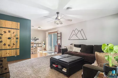 300 W 3rd St, Tea, SD 57064 photo 9