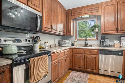 300 W 3rd St, Tea, SD 57064 photo 4