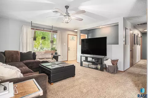 300 W 3rd St, Tea, SD 57064 photo 8