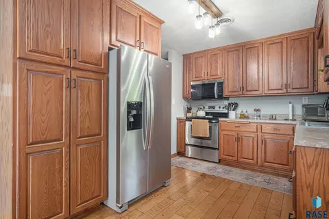 300 W 3rd St, Tea, SD 57064 photo 6