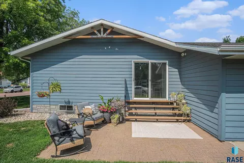 300 W 3rd St, Tea, SD 57064 photo 2