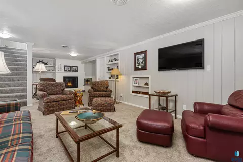 513 E 31st St, Sioux Falls, SD 57106 photo 9