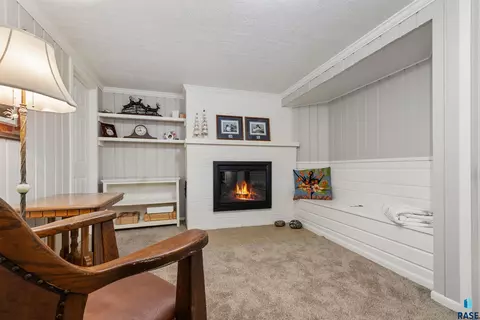 513 E 31st St, Sioux Falls, SD 57106 photo 4