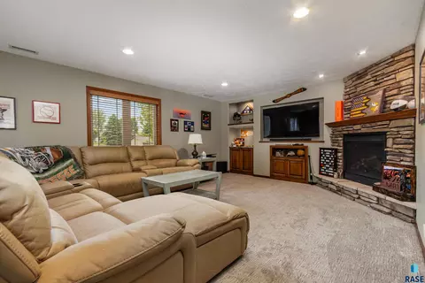 504 Wild Tree Cir, Crooks, SD 57020 photo 24