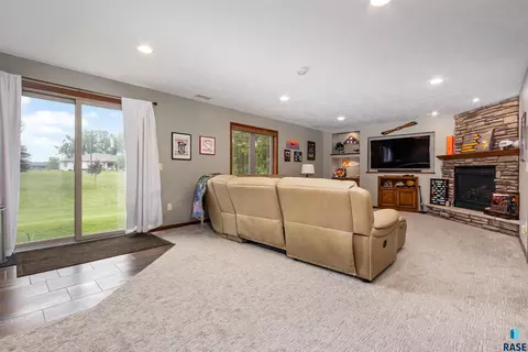 504 Wild Tree Cir, Crooks, SD 57020 photo 22