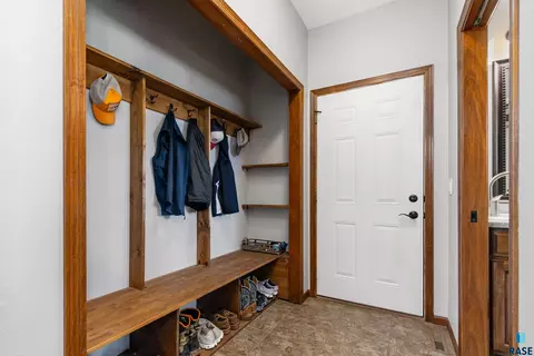 504 Wild Tree Cir, Crooks, SD 57020 photo 13