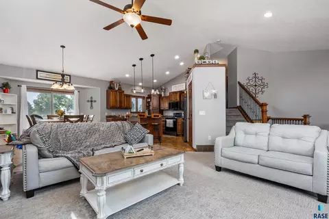 504 Wild Tree Cir, Crooks, SD 57020 photo 6