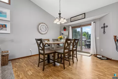 504 Wild Tree Cir, Crooks, SD 57020 photo 10