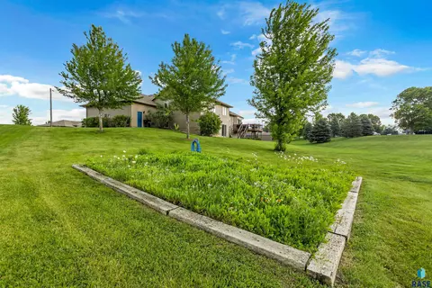 504 Wild Tree Cir, Crooks, SD 57020 photo 35