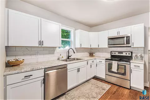 309 Wipf St, Freeman, SD 57029 photo 8