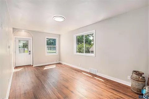 309 Wipf St, Freeman, SD 57029 photo 6