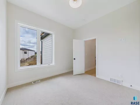 6609 E Hawker Cir, Sioux Falls, SD 57110 photo 24