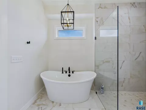 6609 E Hawker Cir, Sioux Falls, SD 57110 photo 32