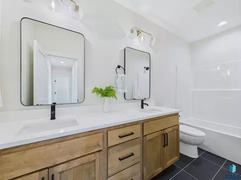 6609 E Hawker Cir, Sioux Falls, SD 57110 photo 44