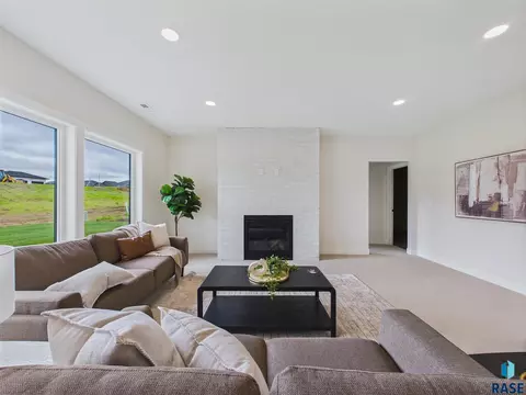 6609 E Hawker Cir, Sioux Falls, SD 57110 photo 38