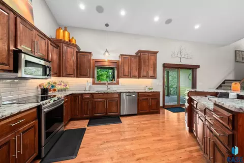 4400 E Aster Cir, Sioux Falls, SD 57103 photo 3