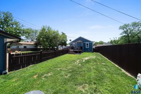 2004 E Mulberry St, Sioux Falls, SD 57103 photo 6