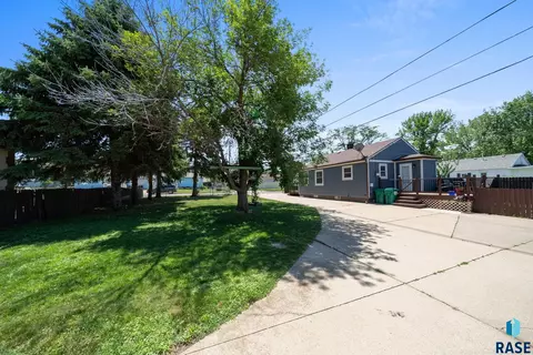 2004 E Mulberry St, Sioux Falls, SD 57103 photo 10