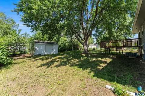409 S 8th Ave, Brandon, SD 57005 photo 31