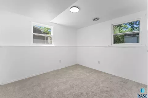 409 S 8th Ave, Brandon, SD 57005 photo 16