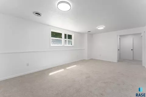 409 S 8th Ave, Brandon, SD 57005 photo 23