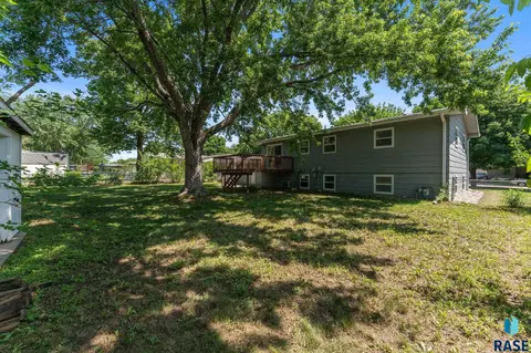 409 S 8th Ave, Brandon, SD 57005 photo 29