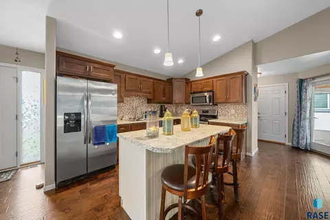 601 W Highpointe St, Tea, SD 57064 photo 3