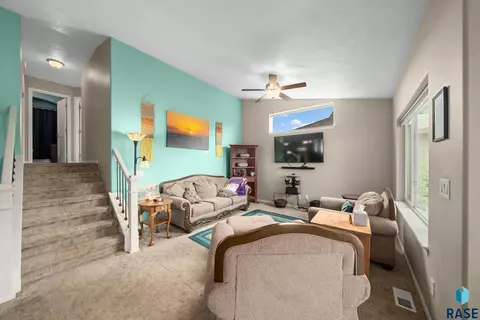 601 W Highpointe St, Tea, SD 57064 photo 9