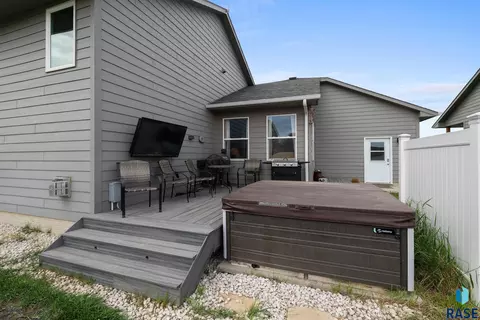 601 W Highpointe St, Tea, SD 57064 photo 35