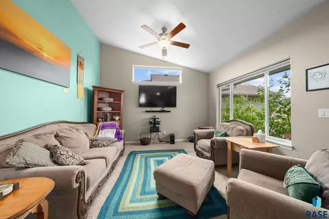 601 W Highpointe St, Tea, SD 57064 photo 10
