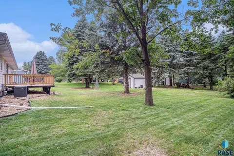 926 10th St NE, Madison, SD 57042 photo 28