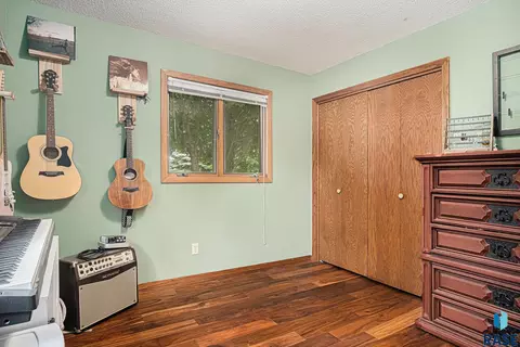 926 10th St NE, Madison, SD 57042 photo 16