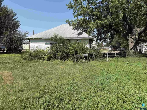 204 E State St, Marion, SD 57043 photo 29