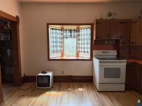 204 E State St, Marion, SD 57043 photo 7