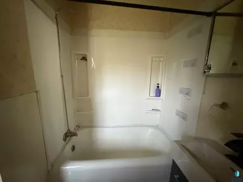 204 E State St, Marion, SD 57043 photo 10