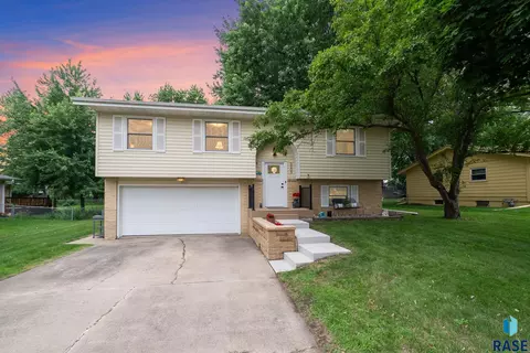 5309 W 51st St, Sioux Falls, SD 57106