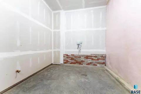 300 Willow Trl, Crooks, SD 57020 photo 63