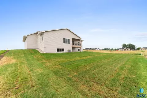 300 Willow Trl, Crooks, SD 57020 photo 71