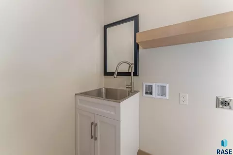 300 Willow Trl, Crooks, SD 57020 photo 33