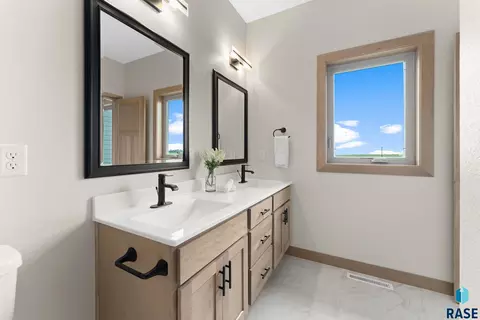 300 Willow Trl, Crooks, SD 57020 photo 41