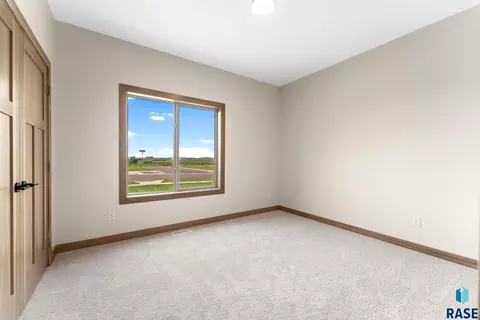 300 Willow Trl, Crooks, SD 57020 photo 6