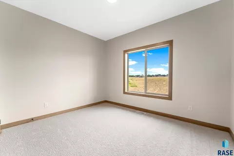 300 Willow Trl, Crooks, SD 57020 photo 9
