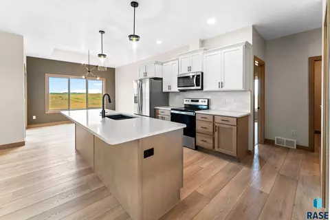 300 Willow Trl, Crooks, SD 57020 photo 52