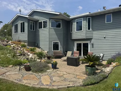 45122 Herman Blvd, Madison, SD 57042 photo 2